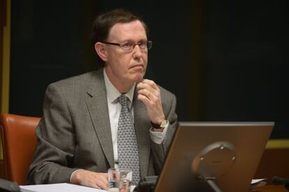 El consejero de Hacienda, Ricardo Gatzagaetxeberria, durante su comparecencia en el Parlamento vasco.