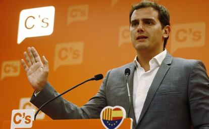 El presidente de Ciutadans, Albert Rivera, en la sede de su partido en Barcelona.