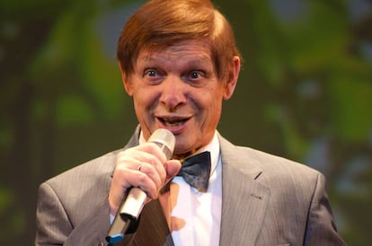 Eduard Khil en un concierto en San Petersburgo en 2012.