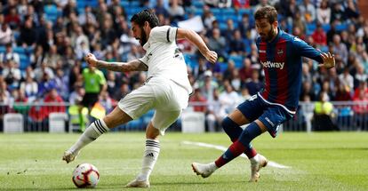 Isco y Campana, durante el partido.