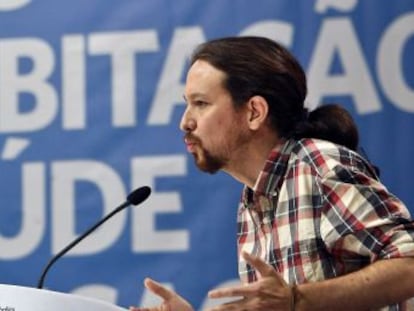 El l&iacute;der de Podemos, Pablo Iglesias, durante su intervenci&oacute;n en Lisboa en la convenci&oacute;n del Bloque de Izquierda.