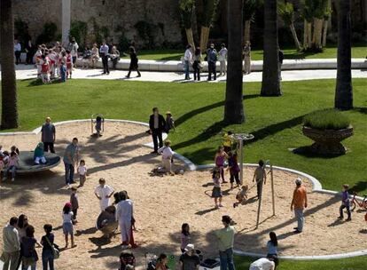 El nuevo parque Joan Reventós, ayer a mediodía, poco después de la inauguración.