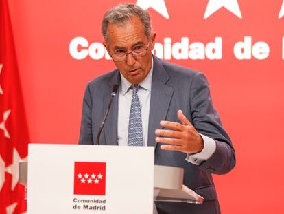 El portavoz del Gobierno de la Comunidad de Madrid, Enrique Ossorio, durante una rueda de prensa.