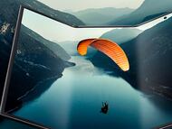 Teléfono Samsung Galaxy Z TriFold reproduciendo un vídeo