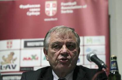 El presidente de la Federación de Fútbol de Serbia, Tomislav Karadzic