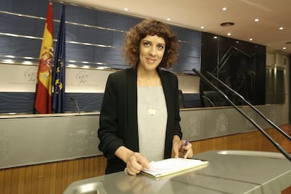 Alexandra Fernández, diputada por En Marea en el Congreso de los Diputados, en rueda de prensa tras reunirse con el rey Felipe VI.