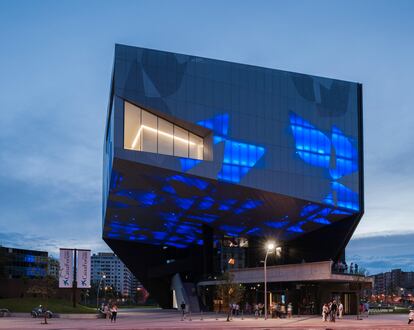 Caixa Forum Zaragoza, una de las creaciones de Pinós.