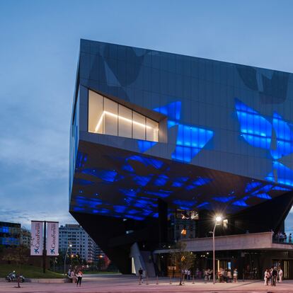 Caixa Forum, Zaragoza, Zaragoza, Spain. Architect: Estudio Carme Pinós, 2014. Opening day, the building glows as the sun sets. (Photo by: Iñigo Bujedo Aguirre/View Pictures/Universal Images Group via Getty Images)