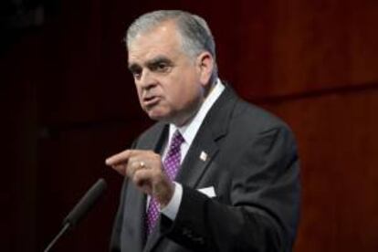 En la imagen, el secretario estadounidense de Transporte, Ray LaHood. EFE/Archivo