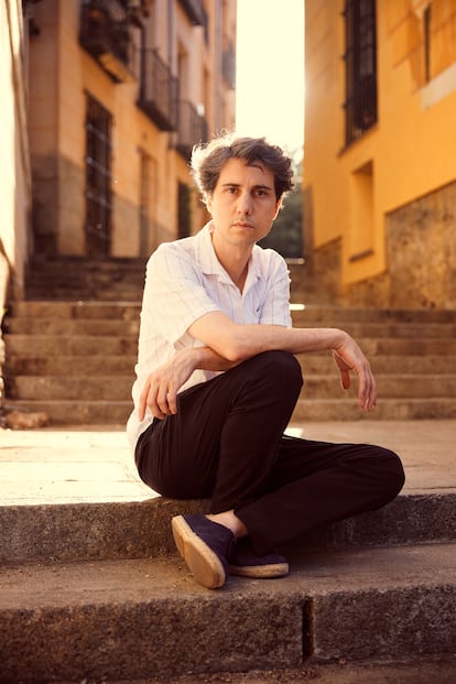 Jonás Trueba, en la Costanilla de San Andrés, en Madrid.