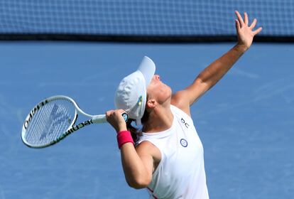 Iga Swiatek of Poland in action during her semi-final match against Coco Gauff of the United States at the Western and Southern Open tennis tournament in Mason, Ohio, on Aug. 19, 2023.