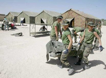 Integrantes del Cuerpo de Ingenieros del Ejército español en Nuadibú (Mauritania).