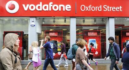 Vista de una tienda de Vodafone en Londres.