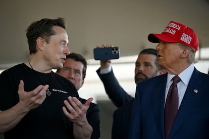 Elon Musk y Donald Trump, en la base de SpaceX en  Brownsville (Texas).