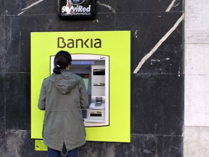 Uno de los cajeros autom&aacute;ticos de Bankia.