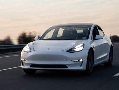 Elon Musk confirma que podrás desbloquear tu coche Tesla con un Apple Watch