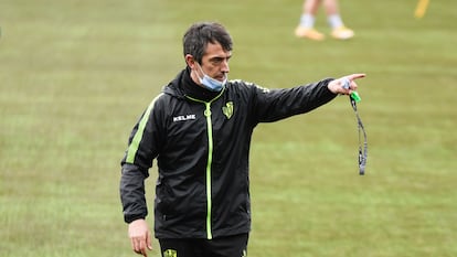 Pacheta en un entrenamiento del Huesca.