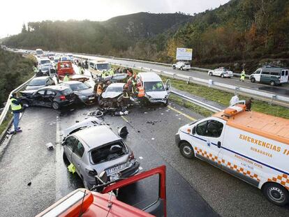 Accidente múltiple sin fallecidos ocurrido el 31 de diciembre en la A-52, a la altura de Ribadavia (Ourense).