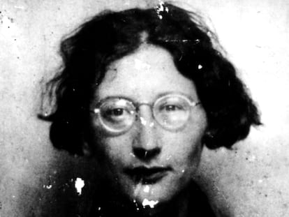 Fotografía y número administrativo de la época en que Simone Weil trabajó en una fábrica de Renault, entre 1934-1935.