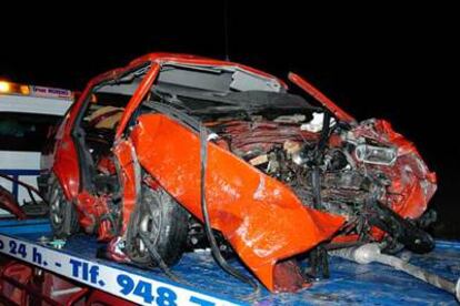 Estado en el que quedó el coche en el accidente de Valverde (La  Rioja), donde murieron tres personas.