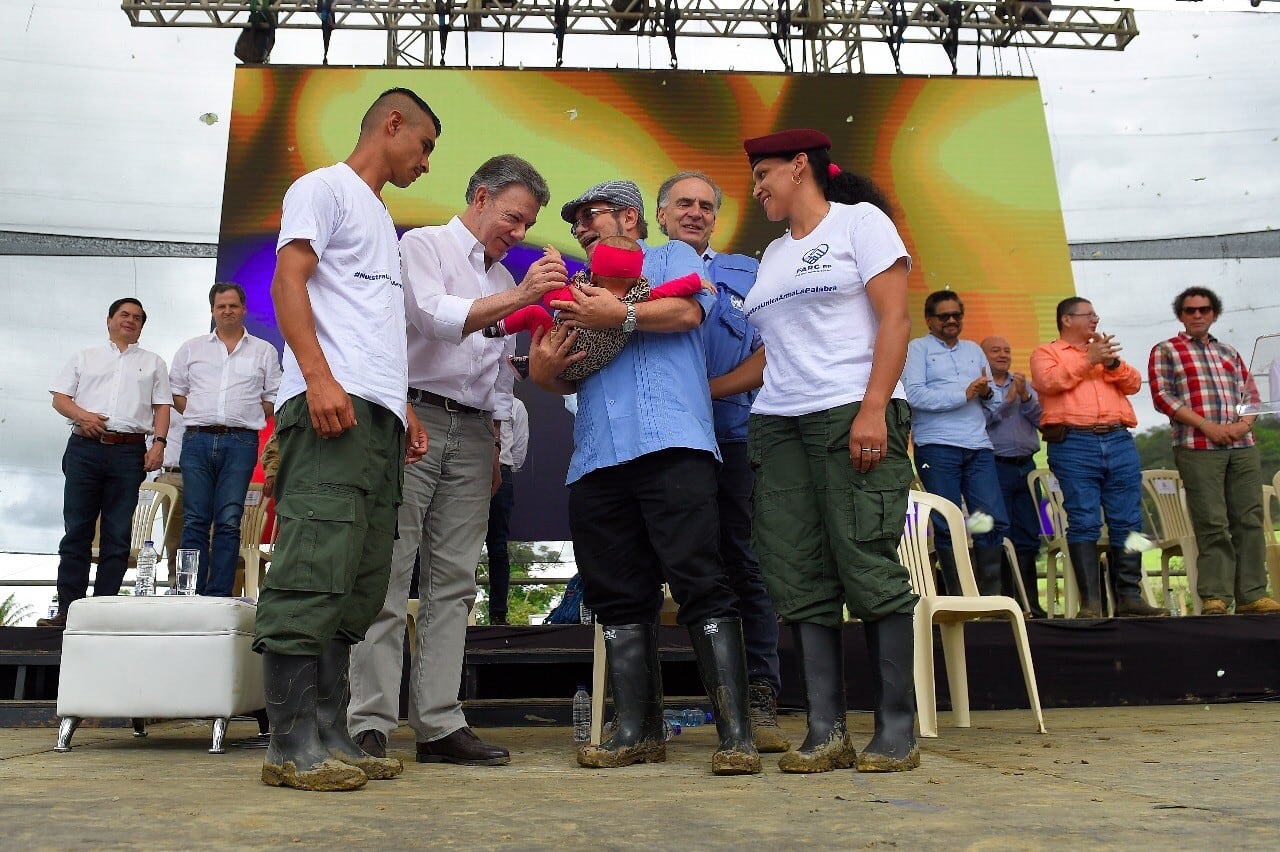 Los firmantes de paz exiliados muestran su preocupación por una victoria de De la Espriella en Colombia