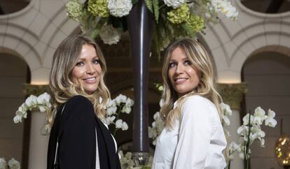 Nicole Kimpel y, a la derecha, su hermana Barbara, en el Hotel Miramar, en Málaga, esta semana.