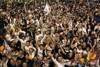 Ovación en Cibeles tras la final de la Copa del Rey