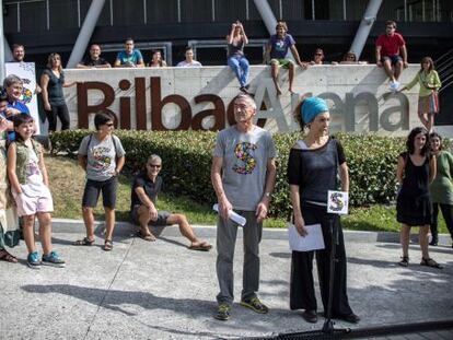 Miembros de la red ciudadana Sarea, de apoyo a los presos de ETA, han presentado el acto del 20 de septiembre.