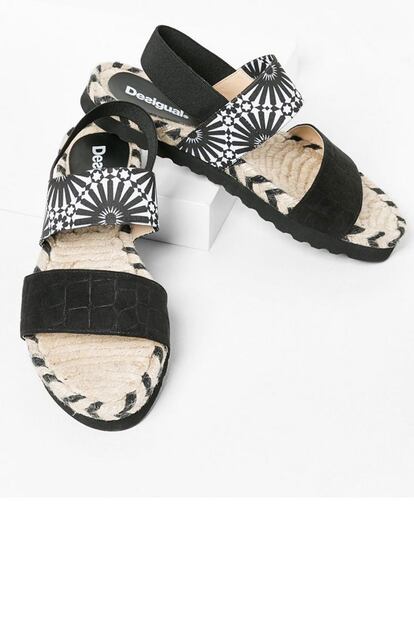 Bicolores, de Desigual (69,95 euros).