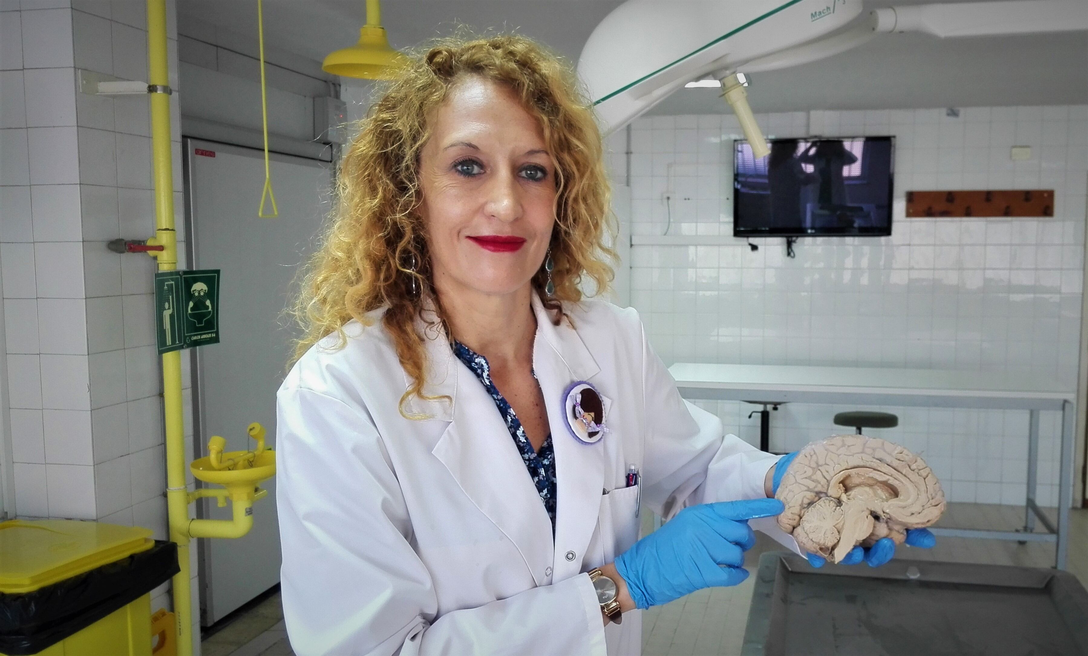 Raquel Marín, neurocientífica y exjugadora de baloncesto, en su laboratorio.