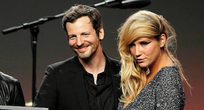 Dr. Luke y Kesha, en abril de 2011.