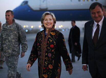 La secretaria de Estado norteamericana, Hillary Clinton, a su llegada a Kabul