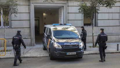 Furgó policial amb exconsellers, al Suprem.