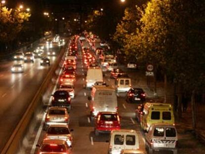 La carretera de Extremadura, tras una de las explosiones.