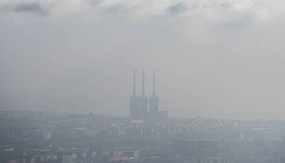 Contaminació sobre Barcelona, en una imatge del 2017.