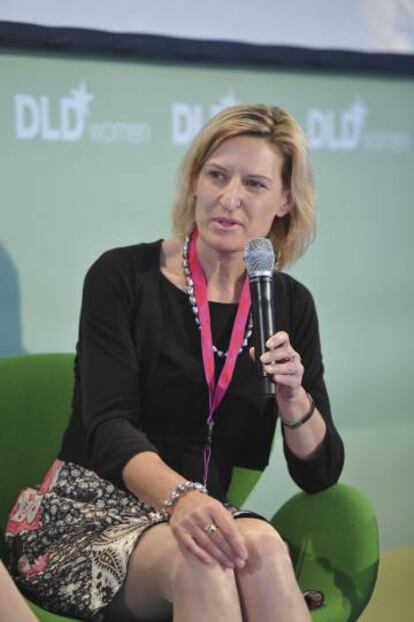 Angelika Niebler, coautora del artículo, durante su intervención en el evento DLDwomen celebrado en Múnich en 2011