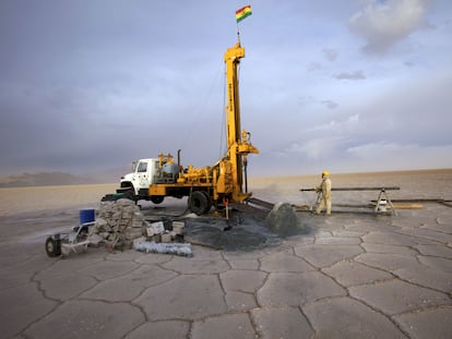 Extracción de litio en el Salar de Uyuni, en Bolivia.