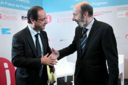 François Hollande y Alfredo Pérez Rubalcaba, en la conferencia Global Progress.