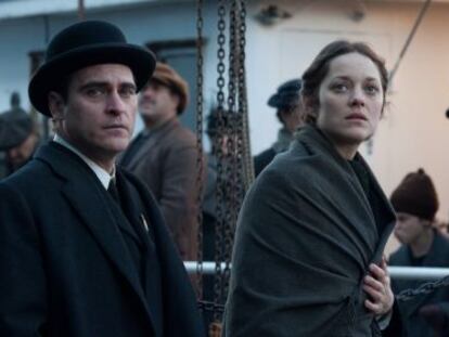 Joaquín Phoenix y Marion Cotillard en 'The immigrant'.