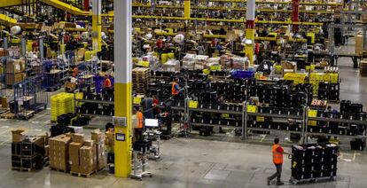 Vista general del centro logístico de Amazon en San Fernando de Henares, en Madrid.