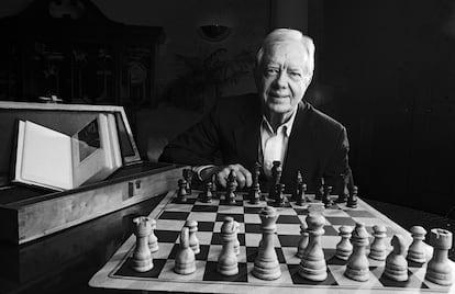 Carter, fotografiado con un tablero de ajedrez en el Carter Center, en Atlanta, Georgia, el 4 de enero de 1993.