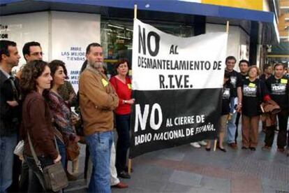 Protesta de trabajadores de los centros de RTVE en Alicante.