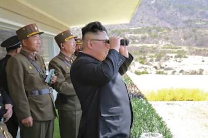 Desde que en 2011 sucediera a su padre como líder de Corea del Norte, Kim Jong-un vive empeñado en provocar a potencias como Japón, Corea del Sur o EE UU. Con la llegada de Trump a la Casa Blanca, las bravuconadas del dictador asiático han encontrado por fin un público a su medida.