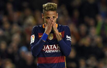 Neymar durante el juego contra el Valencia el pasado mi&eacute;rcoles. 