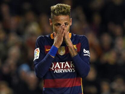 Neymar durante el juego contra el Valencia el pasado mi&eacute;rcoles. 