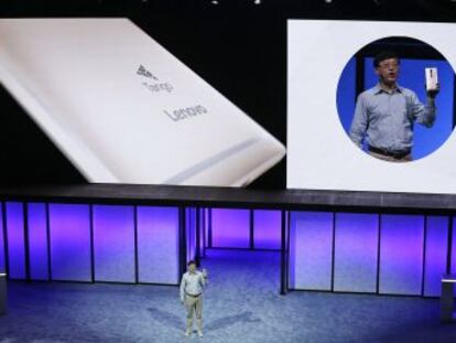 Lenovo, primer fabricante mundial de PC, saca el primer teléfono con realidad aumentada