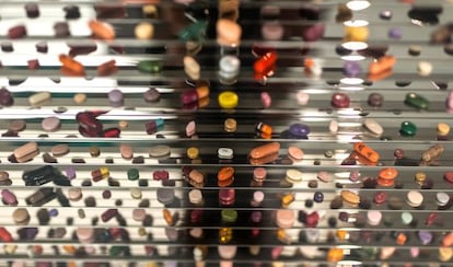 Las p&iacute;ldoras anticonceptivas estaban en duda por sus efectos cardiovasculares. En la imagen, obra artistica de Damien Hirst. 