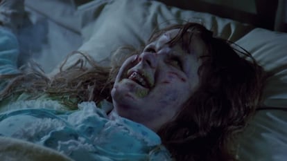 'El exorcista', de William Friedkin (1973) es recordada, sobre todo, por el espeluznante aspecto de Linda Blair, que pasa de ser una adorable preadolescente a la encarnación del diablo. Pero no era esta la única preocupación de Smith: Max von Sydow, que interpretaba al padre Lankester Merrin, tenía 30 años menos que su personaje. El maquillador aseguraba que en ciertas escenas, el actor llevaba más trabajo que la niña.