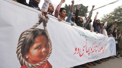 Protesta de los islamistas radicales contra la puesta en libertad de Asia Bibi, en Lahora, Pakistán, el pasado 8 de noviembre.