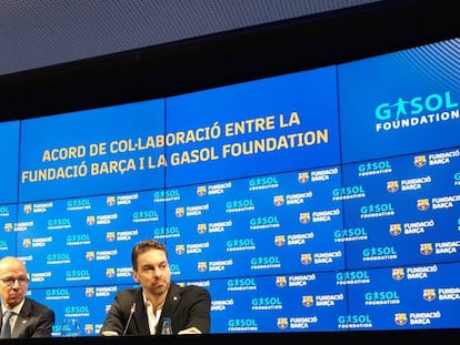 Pau Gasol junto a Jordi Cardoner.